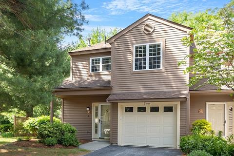 210 Ridgefield Cir #A, Clinton, MA 01510