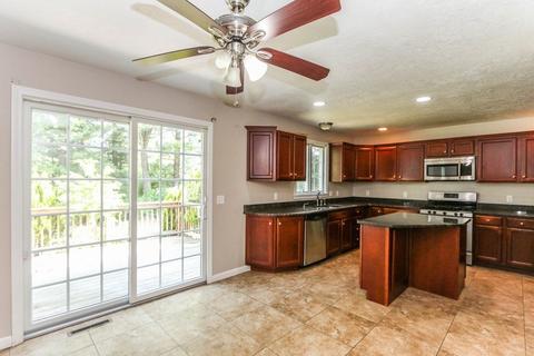 92 Barrington Dr, Springfield, MA 01129 photo 13