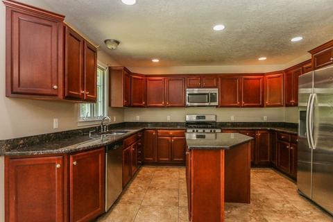 92 Barrington Dr, Springfield, MA 01129 photo 14