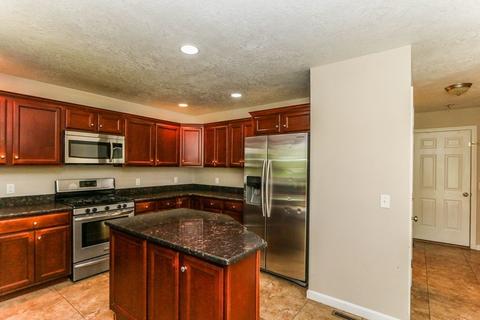 92 Barrington Dr, Springfield, MA 01129 photo 17