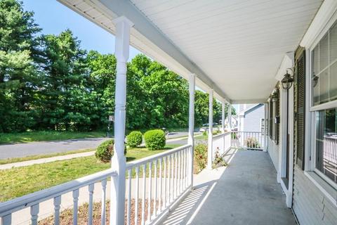 92 Barrington Dr, Springfield, MA 01129 photo 4