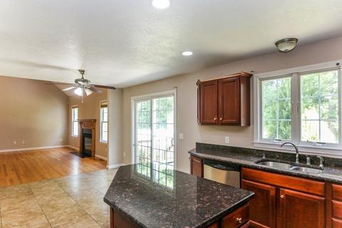 92 Barrington Dr, Springfield, MA 01129 photo 19