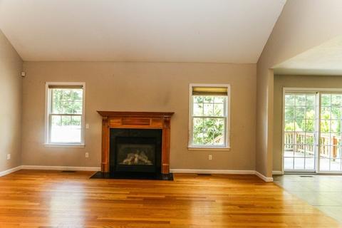 92 Barrington Dr, Springfield, MA 01129 photo 11