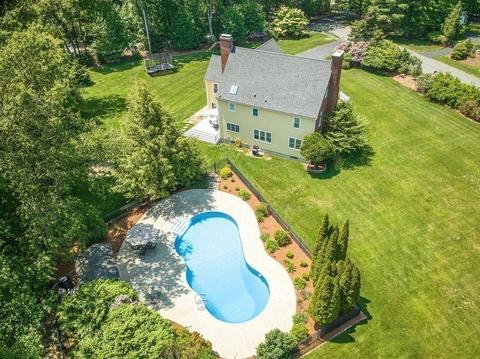 13 Courtney Cir, Hopkinton, MA 01748