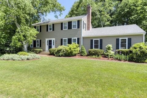 67 Fox Hill Dr, Holden, MA 01520
