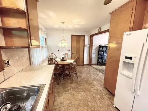 112 Ellendale Cir, Springfield, MA 01128 photo 9