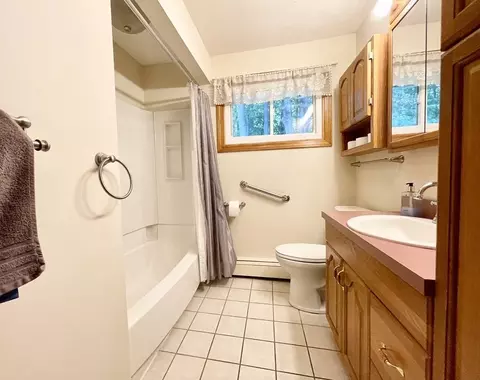 112 Ellendale Cir, Springfield, MA 01128 photo 12