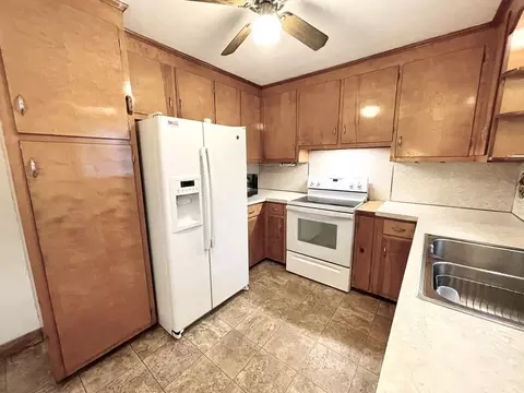 112 Ellendale Cir, Springfield, MA 01128 photo 8