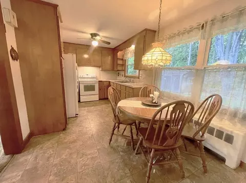 112 Ellendale Cir, Springfield, MA 01128 photo 7