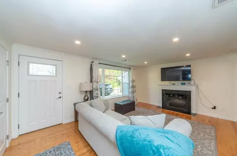 51 Old Marlboro Rd, Maynard, MA 01754 photo 11