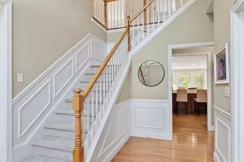 25 Robin Hill Rd, Danvers, MA 01923 photo 2