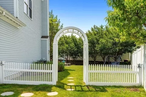 25 Robin Hill Rd, Danvers, MA 01923 photo 27