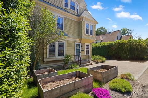 208 May St, Worcester, MA 01606 photo 3