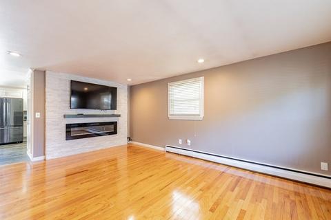 21 Nokomis St, Springfield, MA 01109 photo 5