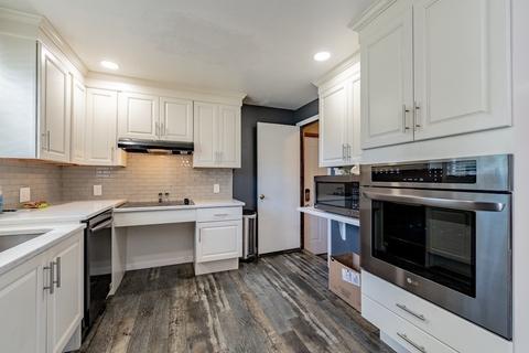 21 Nokomis St, Springfield, MA 01109 photo 8