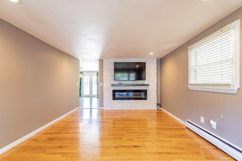 21 Nokomis St, Springfield, MA 01109 photo 4