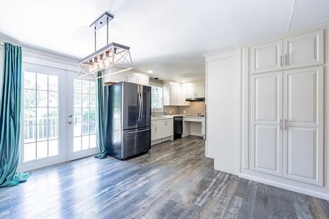 21 Nokomis St, Springfield, MA 01109 photo 16
