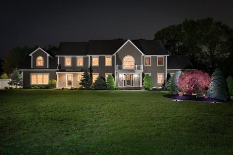 17 Danielle Dr, Danvers, MA 01923