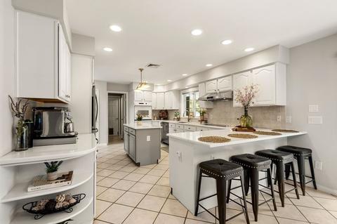 17 Danielle Dr, Danvers, MA 01923 photo 5