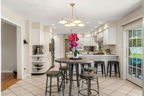 17 Danielle Dr, Danvers, MA 01923 photo 4