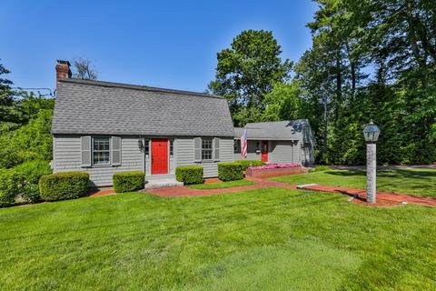 42 Woodbriar Rd, Wakefield, MA 01880