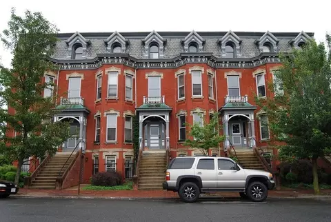 76 Temple St #2, Springfield, MA 01105