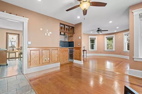 8 Ernest St, Saugus, MA 01906 photo 4