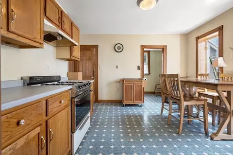8 Ernest St, Saugus, MA 01906 photo 9