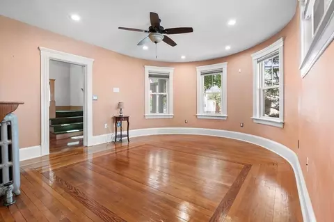 8 Ernest St, Saugus, MA 01906 photo 6