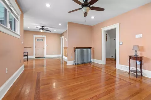 8 Ernest St, Saugus, MA 01906 photo 5