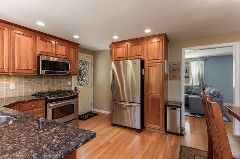 39 Pollard Dr, Millis, MA 02054 photo 7