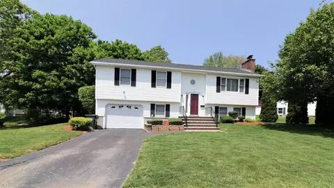 15 Pepka Dr, Webster, MA 01570