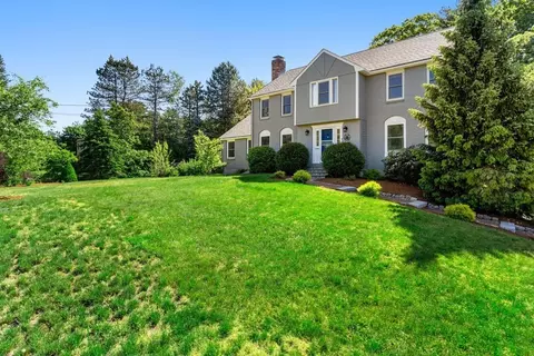 3 Strawberry Ln, Norfolk, MA 02056