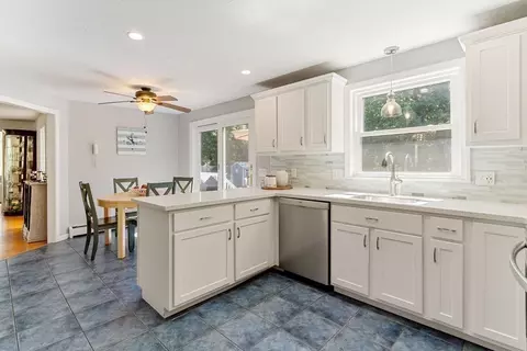3 Strawberry Ln, Norfolk, MA 02056 photo 6