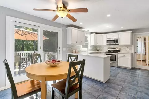 3 Strawberry Ln, Norfolk, MA 02056 photo 5