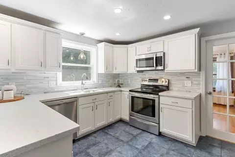 3 Strawberry Ln, Norfolk, MA 02056 photo 4