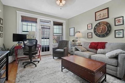 339 S Huntington Ave #9, Boston, MA 02130