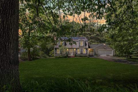 311 Johnny Appleseed Ln, Leominster, MA 01453