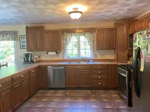 19 Tanner Ln, Fairhaven, MA 02719 photo 13