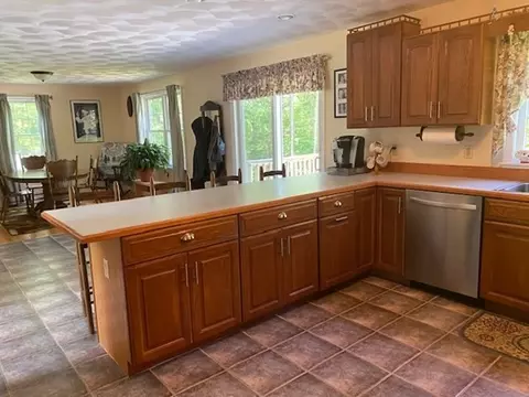 19 Tanner Ln, Fairhaven, MA 02719 photo 14