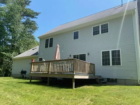 19 Tanner Ln, Fairhaven, MA 02719 photo 2