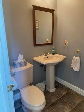 19 Tanner Ln, Fairhaven, MA 02719 photo 22