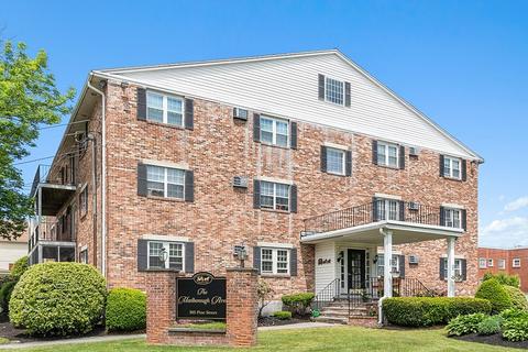 305 Pine St #5, Lowell, MA 01851