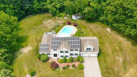 5 Wakefield Dr, Charlton, MA 01507