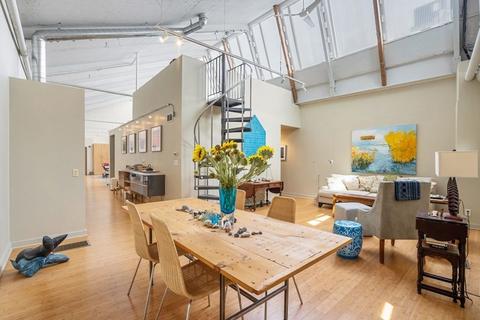 123 Sawyer St #10, New Bedford, MA 02746
