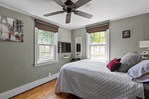 2 Crest Ave, Worcester, MA 01607 photo 17