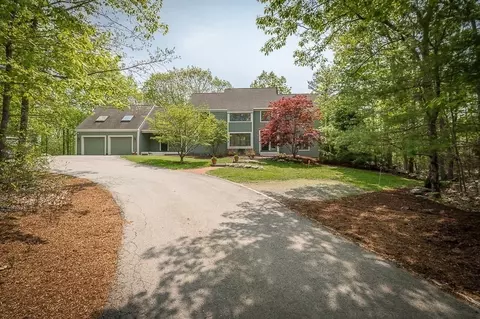 7 Crooked Ln, Manchester, MA 01944