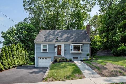 39 Echo St, Melrose, MA 02176