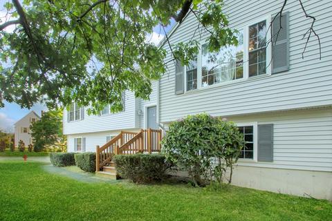 96 Cross St, Methuen, MA 01844