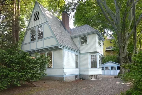53 Brington Rd, Brookline, MA 02446